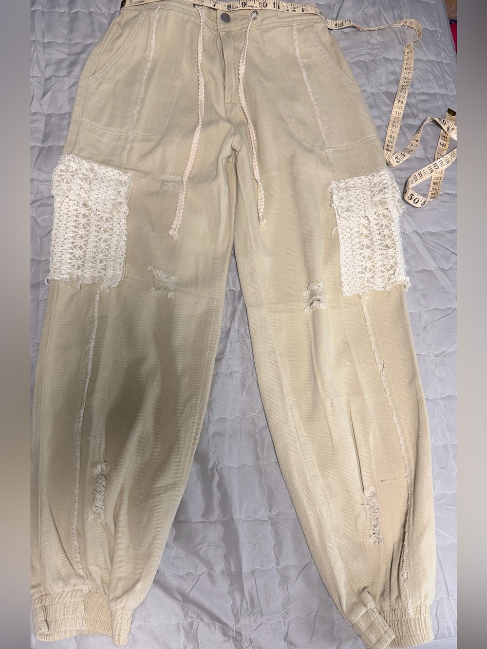 POL - Distressed jogger / cargo style pants 
Pristine like new condition size M
